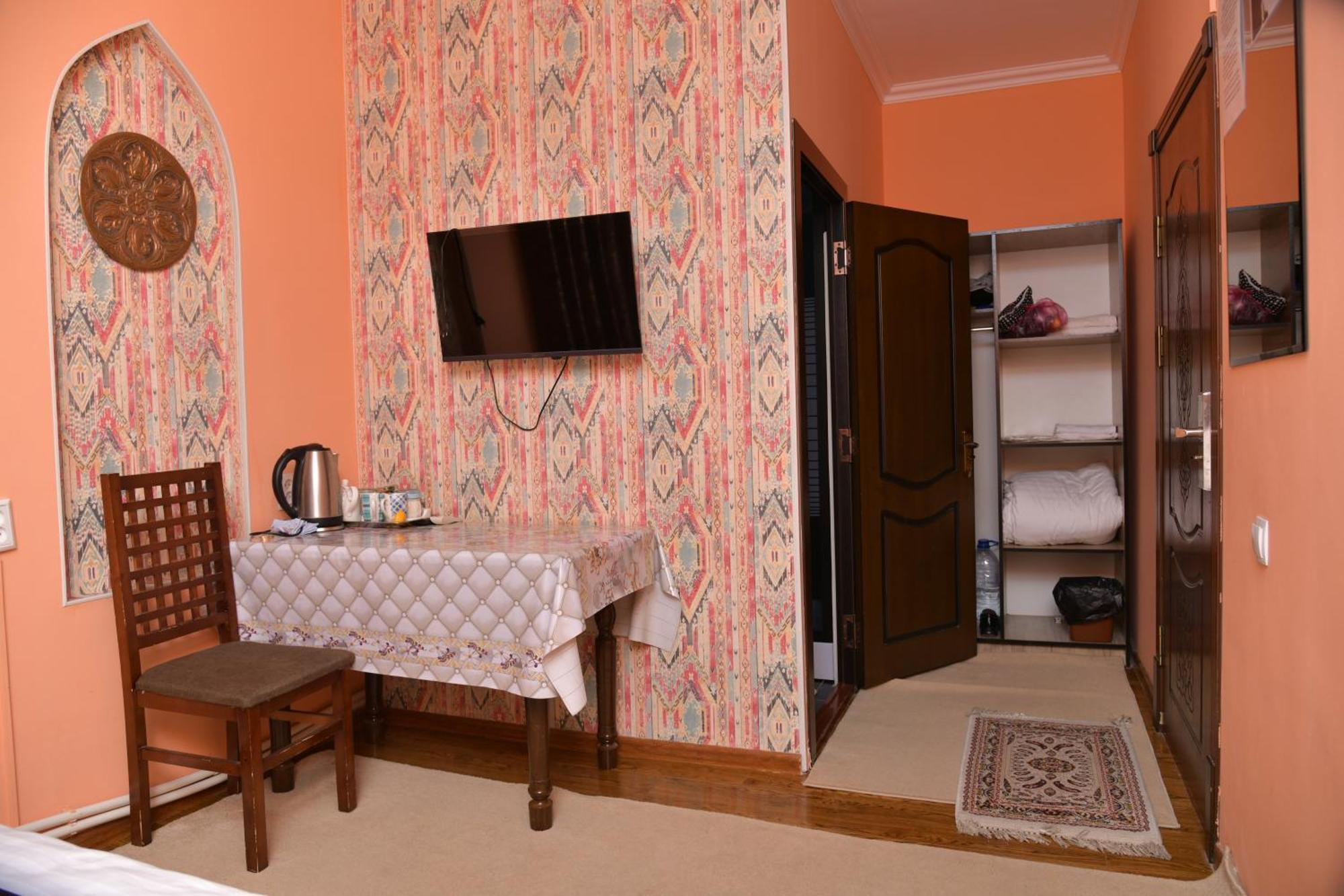 Mulberry Hotel Tashkent Esterno foto